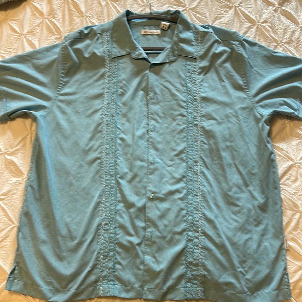 Cubavera Men’s Embroidered Chambray Short Sleeve Button-Down Shirt, Classic Fit